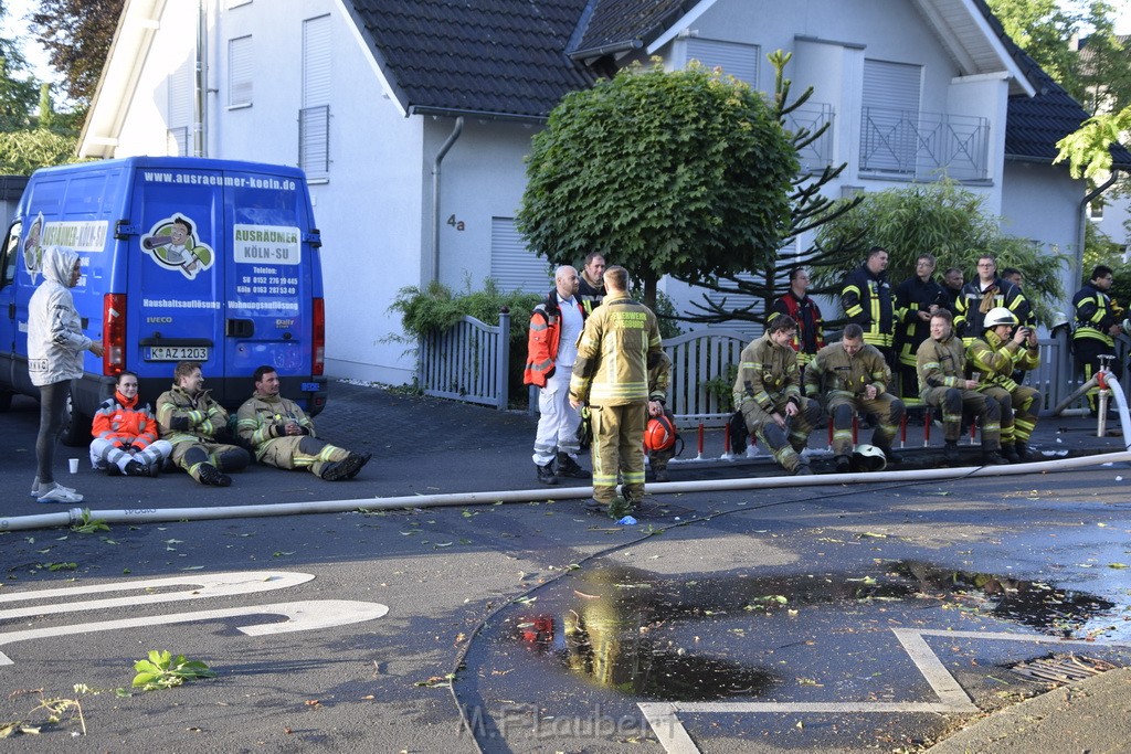 Grossfeuer Einfamilienhaus Siegburg Muehlengrabenstr P1100.JPG - Miklos Laubert